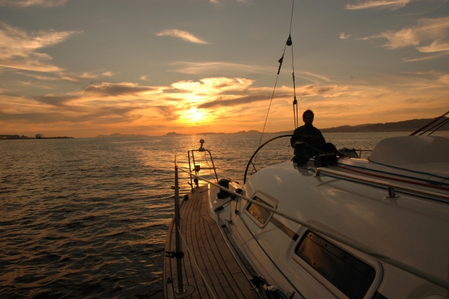  Sunset sailing 